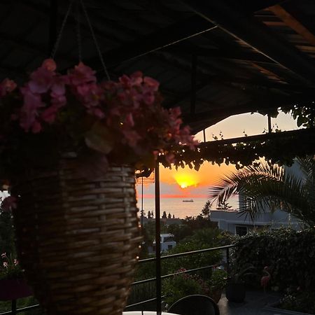 Kemeni Garden Hotel Batumi Exterior photo