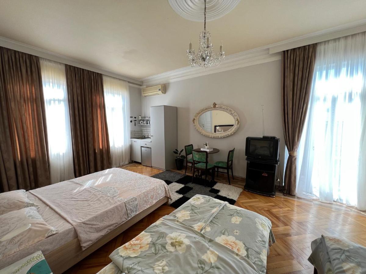 Kemeni Garden Hotel Batumi Exterior photo