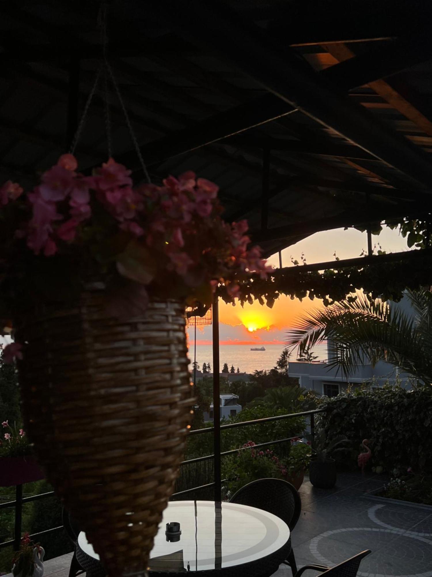 Kemeni Garden Hotel Batumi Exterior photo